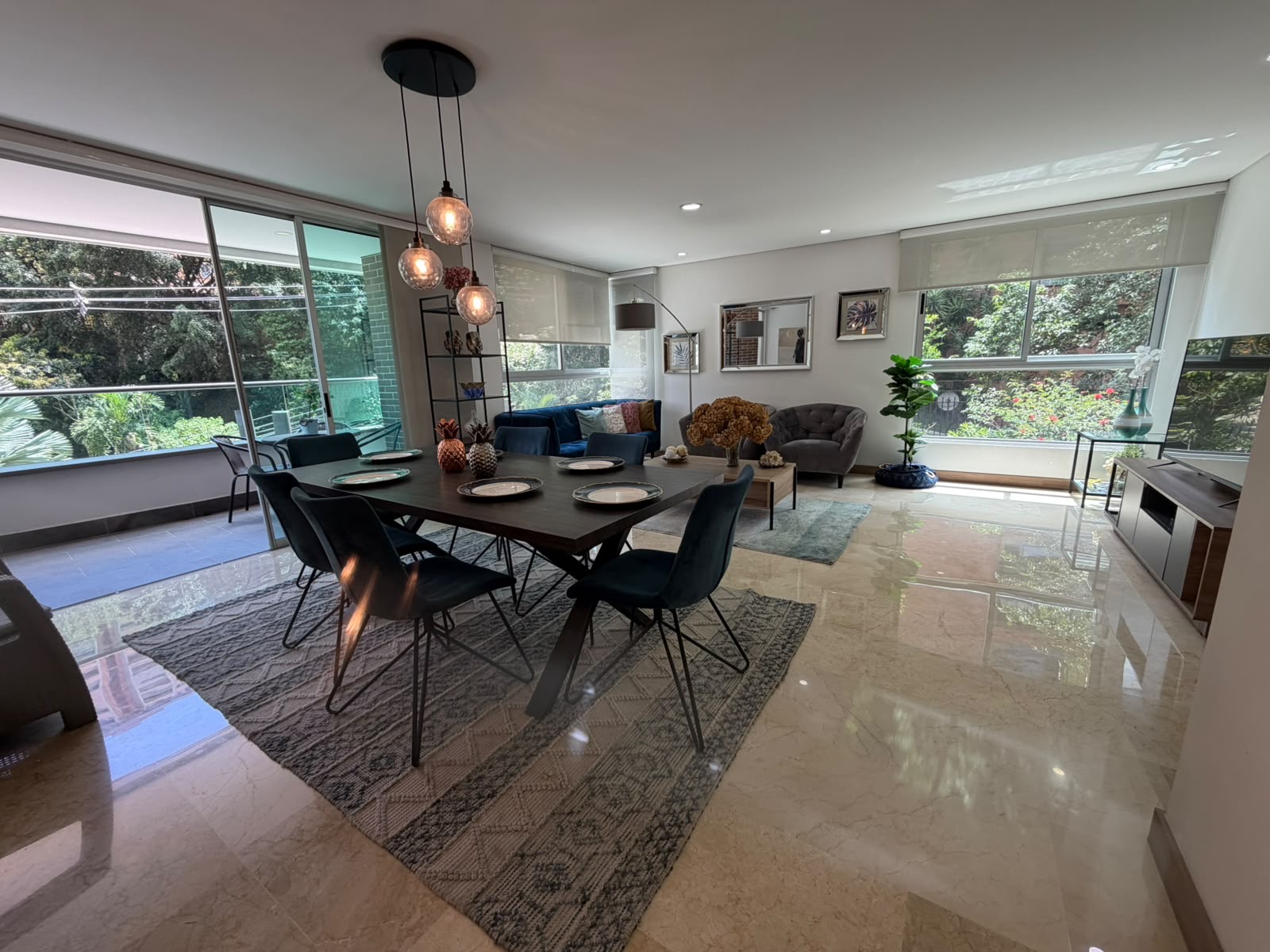 EN ARRIENDO APARTAMENTO SECTOR CASTROPOL EN EL POBLADO