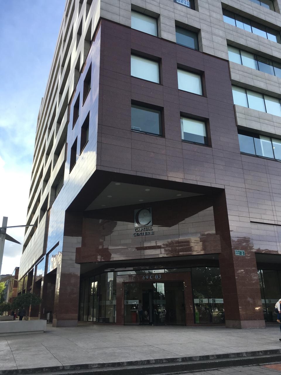 OFICINA AMOBLADA EN ARRIENDO – CHICÓ NORTE
