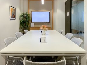 MeetingRoomL_1.jpg