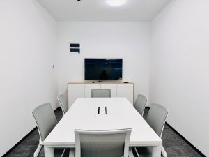 MeetingRoomL_214.jpg