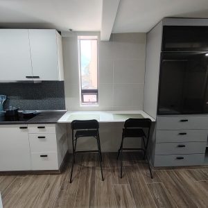 APARTA ESTUDIO FUNCIONAL Y COMODO CON EXCELENTES ACABADOS. TIENE BAÑO, PUNTO PARA LAVADORA, CLOSET