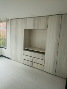 VIVE CERCA DE TODO EN UN APARTAMENTO TOTALMENTE REMODELADO! ✨