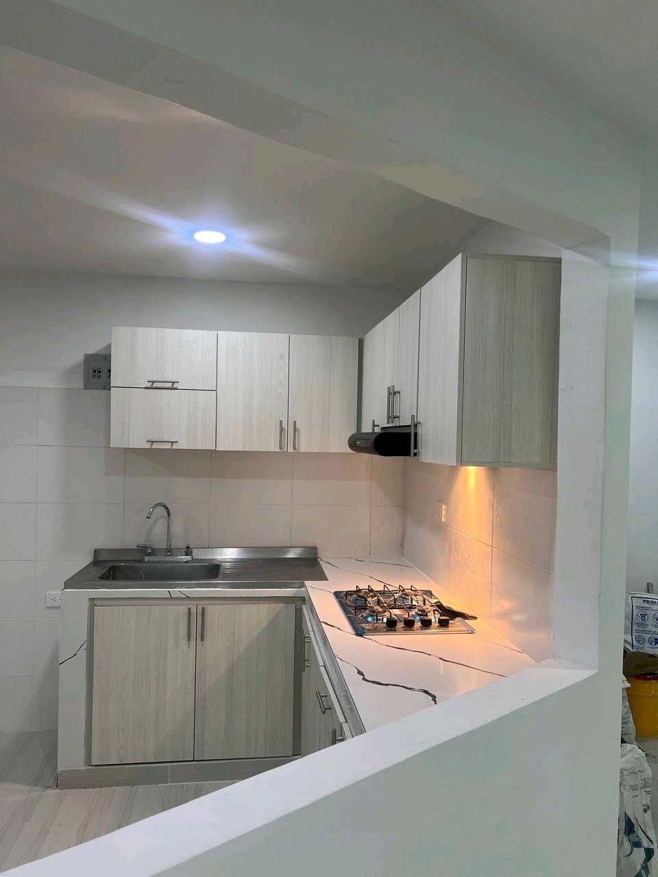 APARTAMENTO AMPLIO , SEGUNDO PISO, CAMPO ALEGRE