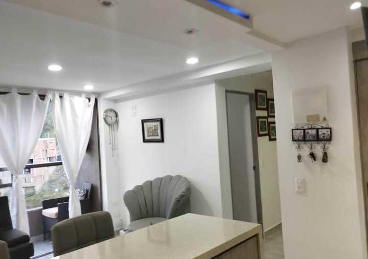 Arriendo Apartamento Loma de los Bernal