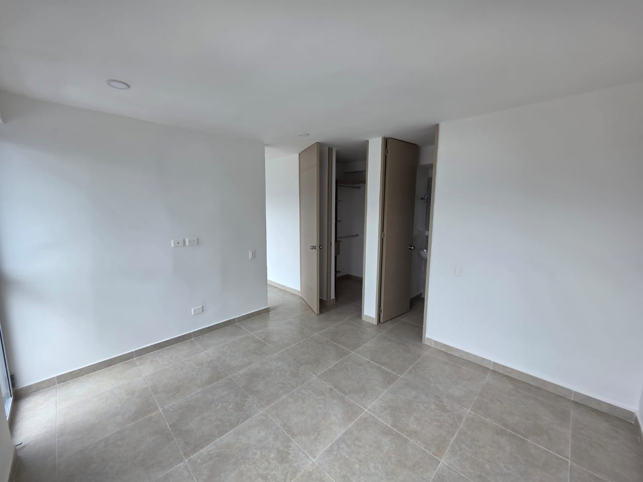 Apartamento Conjunto Cerrado Torre Horus